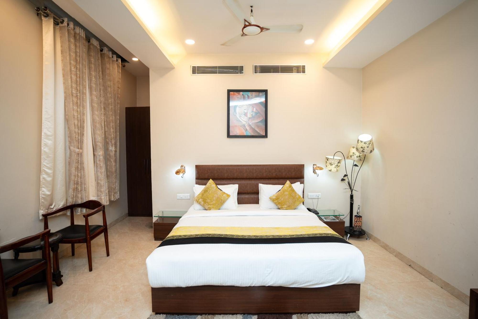 Hotel Radiance Courtyard Benares Buitenkant foto