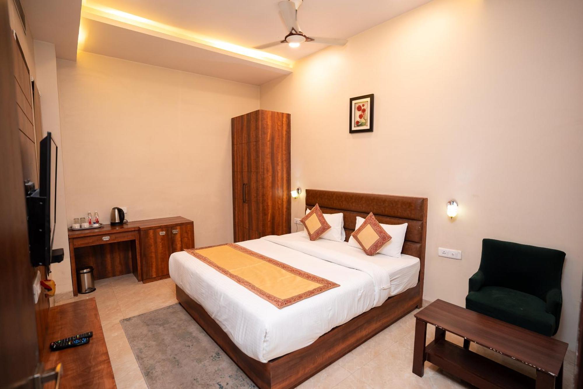 Hotel Radiance Courtyard Benares Buitenkant foto