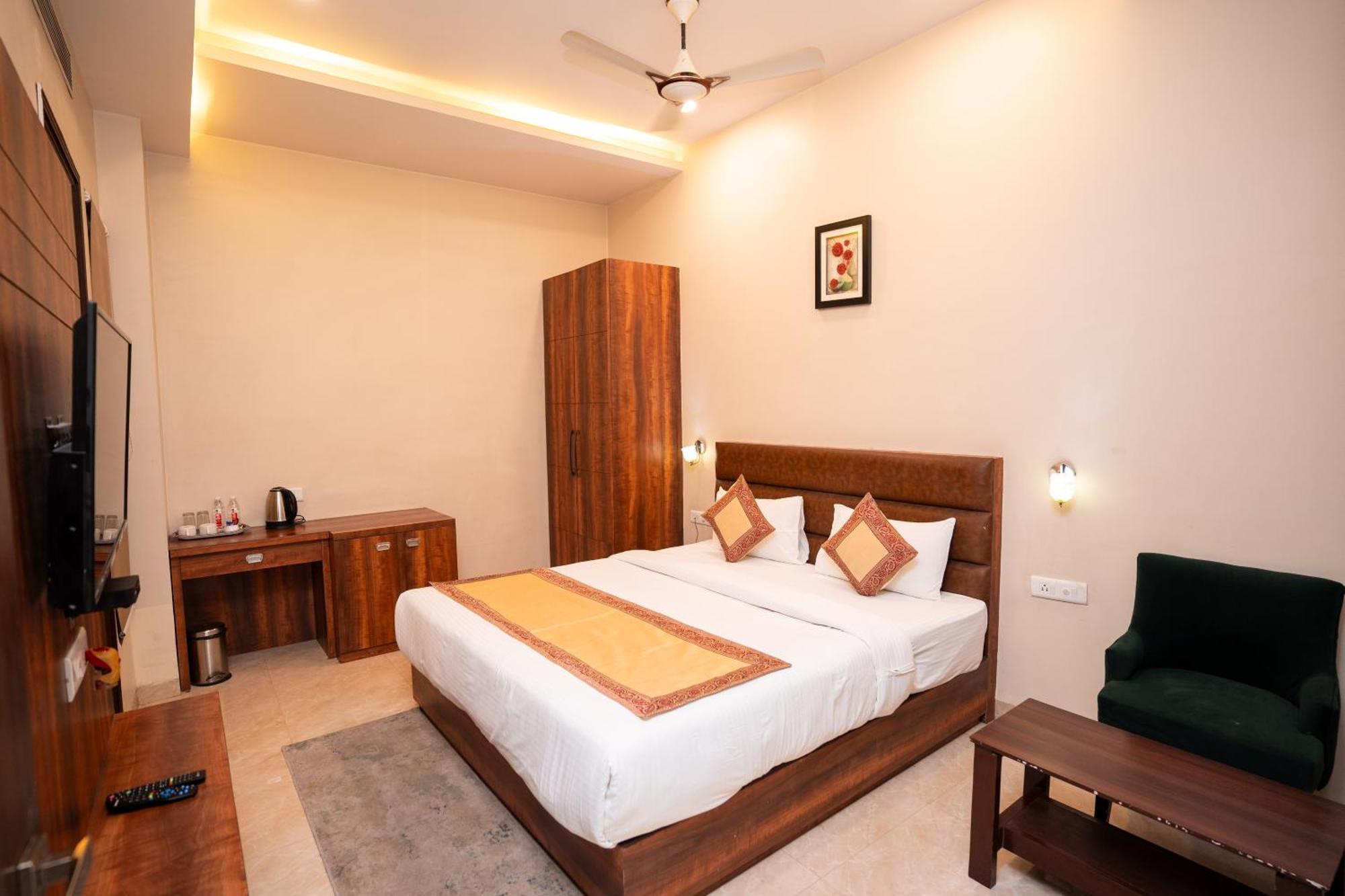 Hotel Radiance Courtyard Benares Buitenkant foto