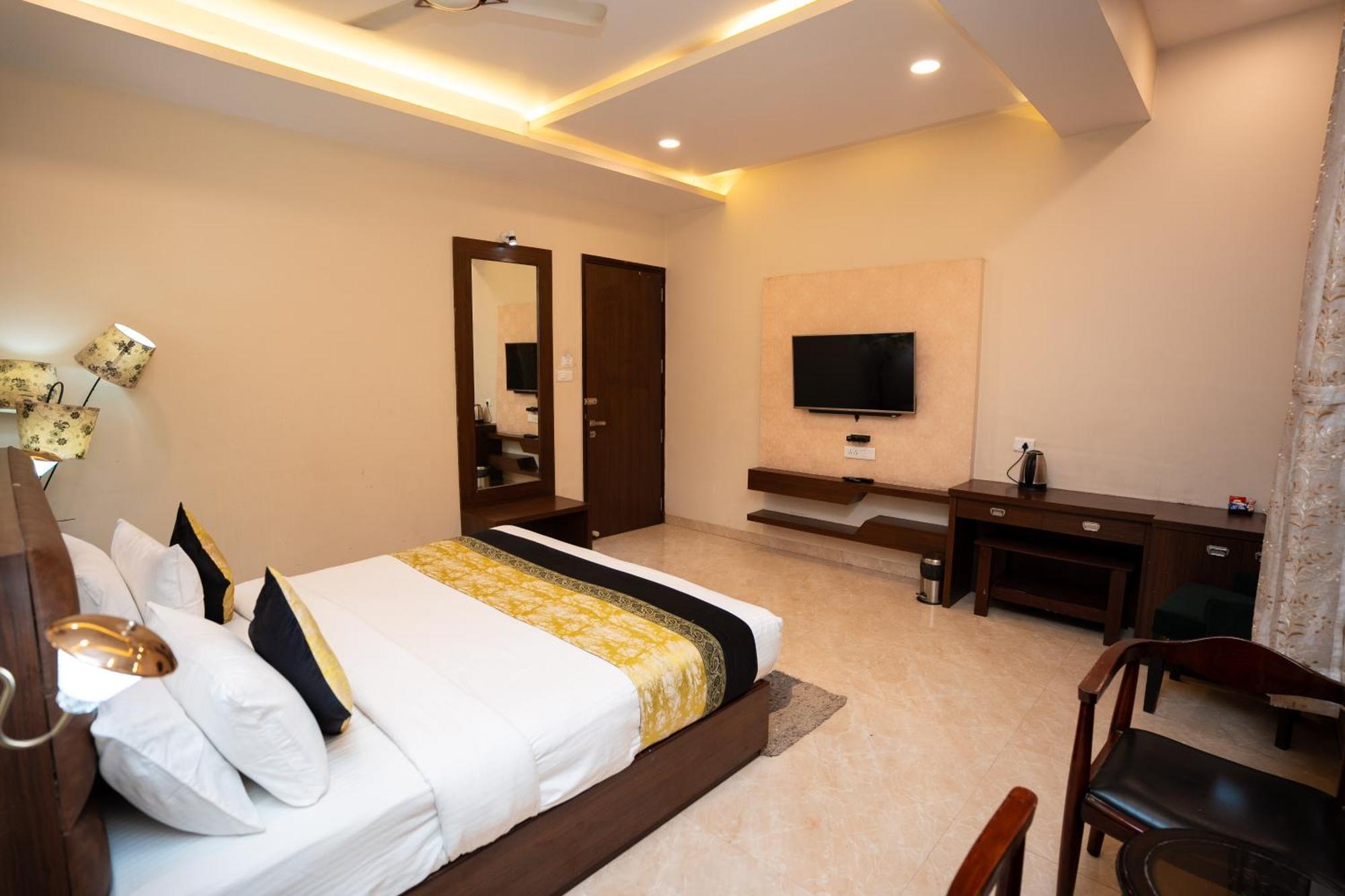 Hotel Radiance Courtyard Benares Buitenkant foto