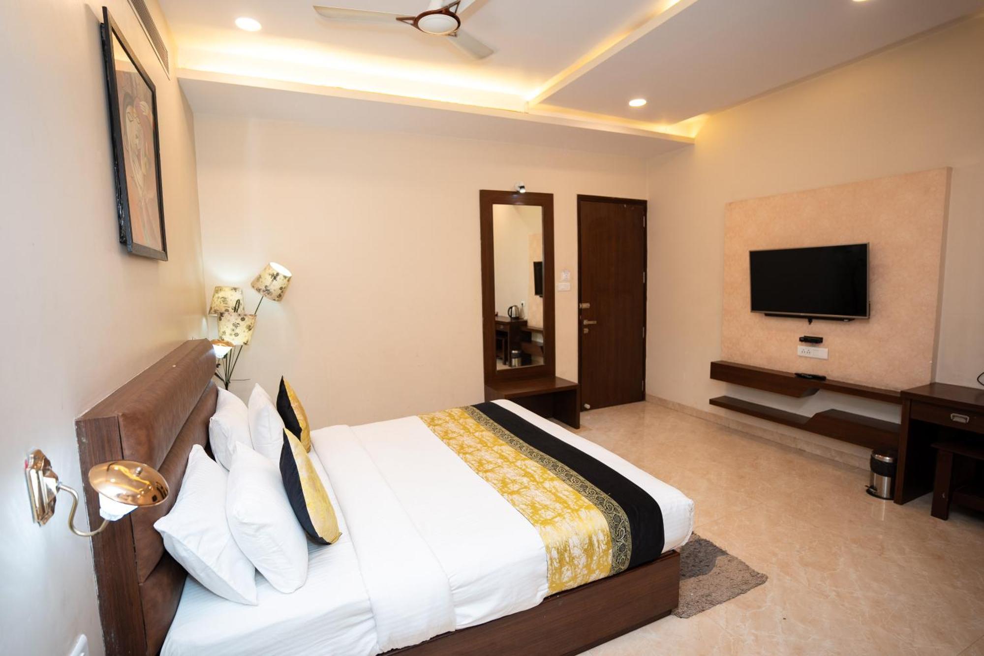 Hotel Radiance Courtyard Benares Buitenkant foto