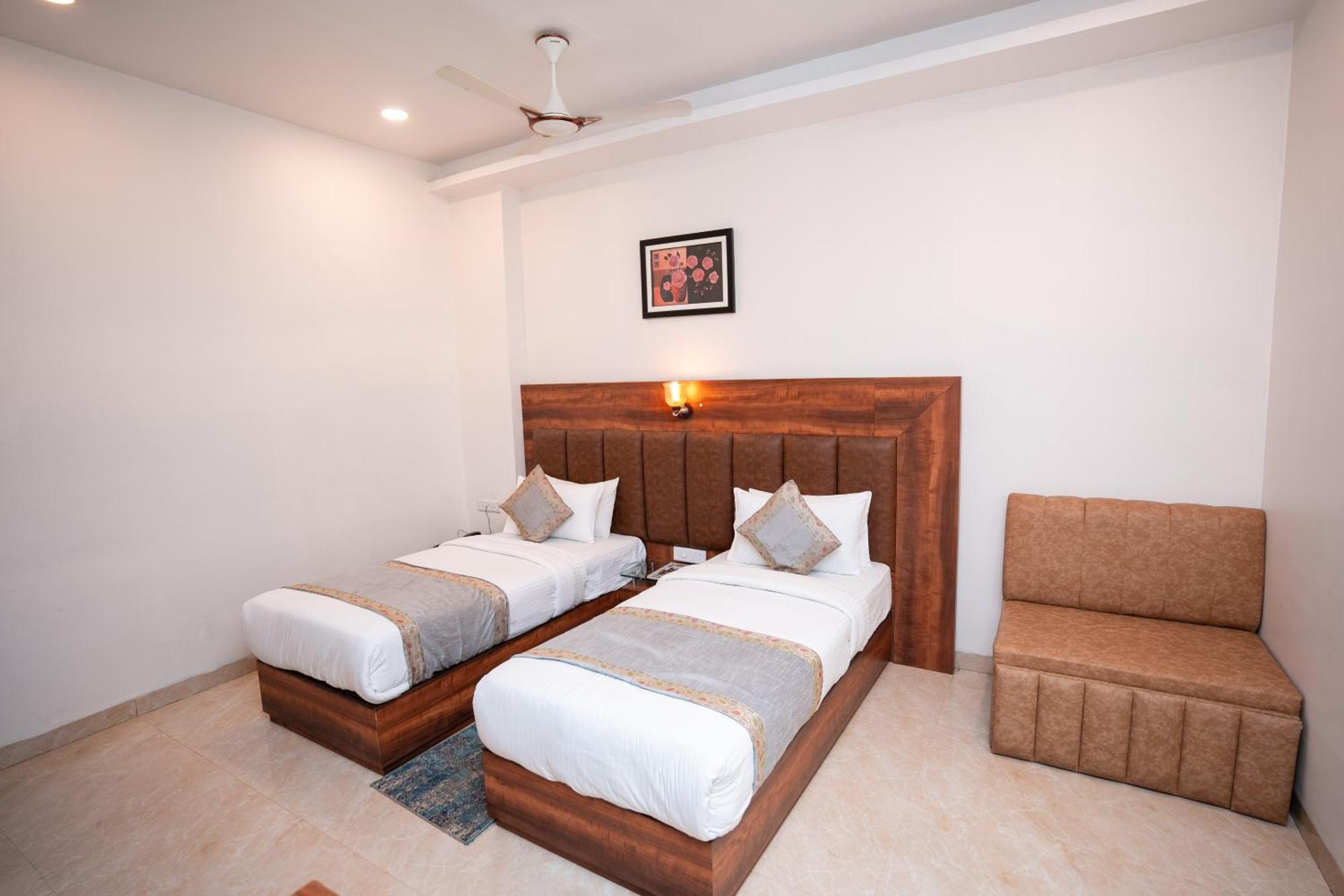 Hotel Radiance Courtyard Benares Buitenkant foto